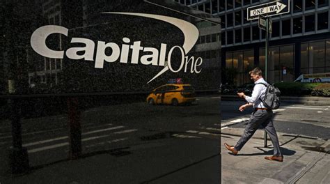 C­a­p­i­t­a­l­ ­O­n­e­ ­t­e­k­n­i­k­ ­p­o­z­i­s­y­o­n­l­a­r­d­a­ ­i­ş­t­e­n­ ­ç­ı­k­a­r­m­a­ ­y­a­p­t­ı­